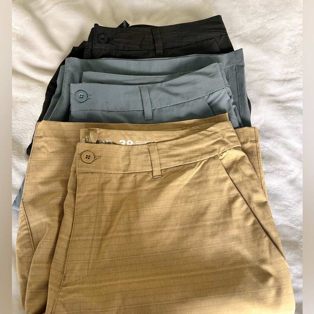 3 pcs Hang Ten men's short, size 38 in great condition.